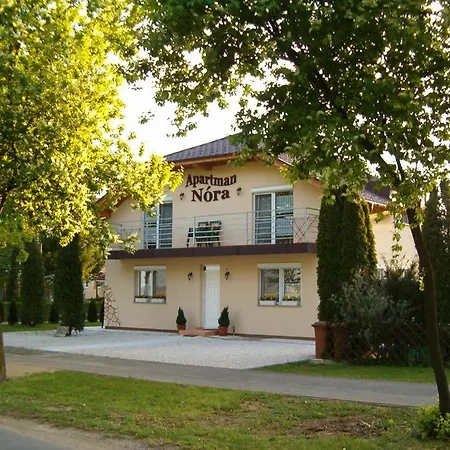 Nora * Bük